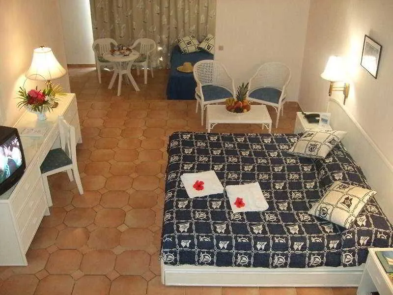 Captain Oliver'S Resort Anse Marcel Ξενοδοχείο