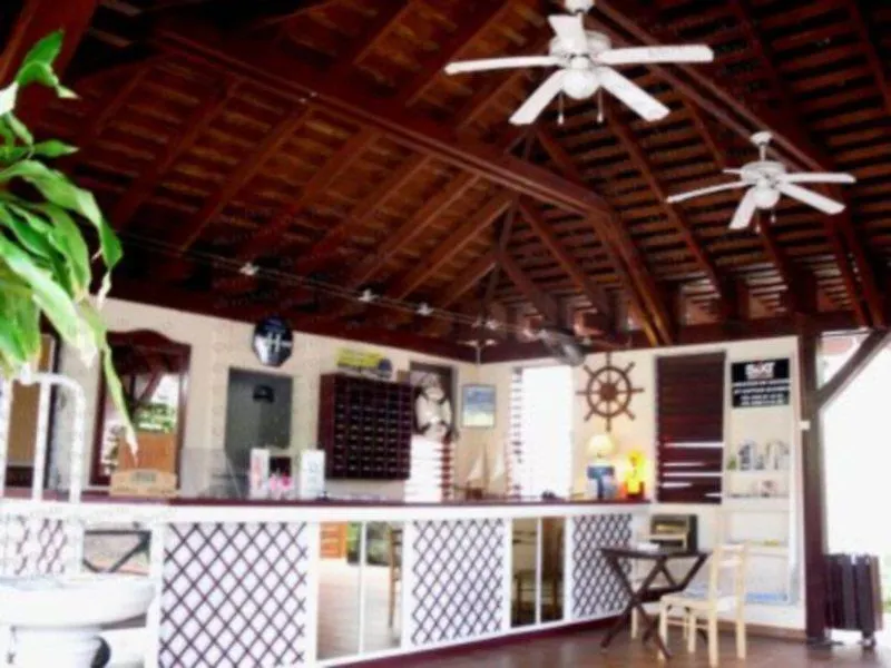 Captain Oliver'S Resort Anse Marcel Hotel