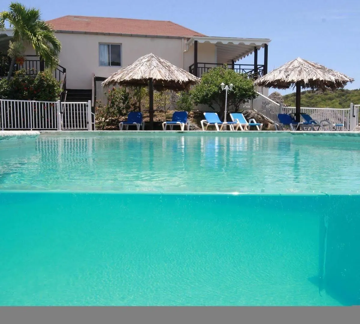 Hotel Captain Oliver'S Resort Anse Marcel
